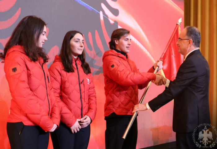 Shqipëria përfaqësohet me 4 skiatorë në Lojërat Olimpike Dimërore, Begaj u dorëzon flamurin
