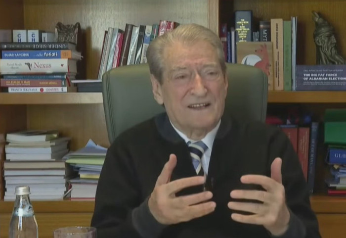 “Mos të shkulemi nga Tirana”, Berisha nuk përjashton asnjë skenar më 10 shkurt: Shkojmë edhe në Surrel