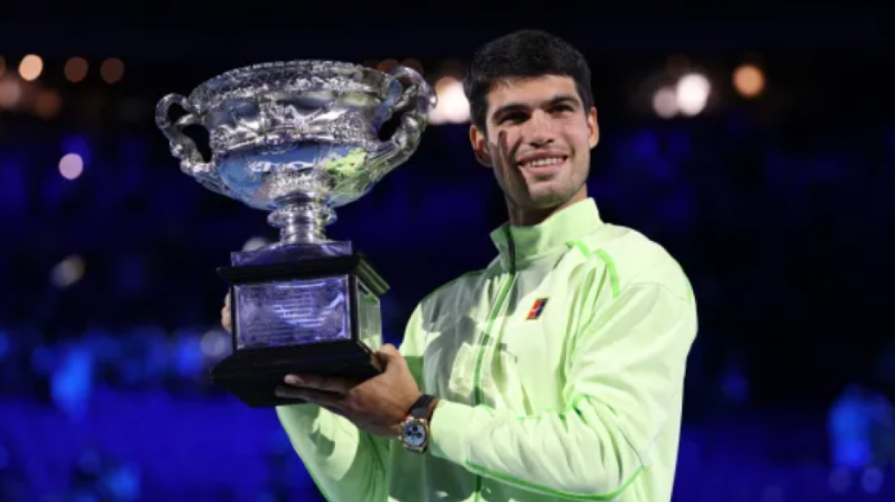 Alcaraz fiton Australian Open për herë të parë, mposht Djokoviç në katër sete