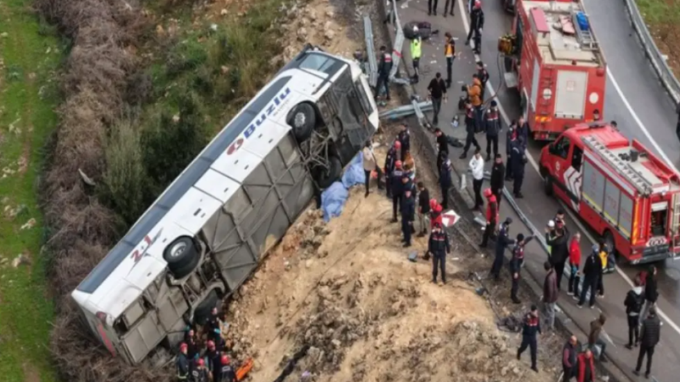 Përmbyset autobusi në Antalia të Turqisë, 9 të vdekur dhe 26 të plagosur