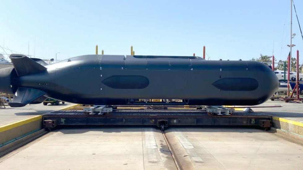 Megadroni nënujor amerikan që mund të kalojë oqeanet pa ekuipazh