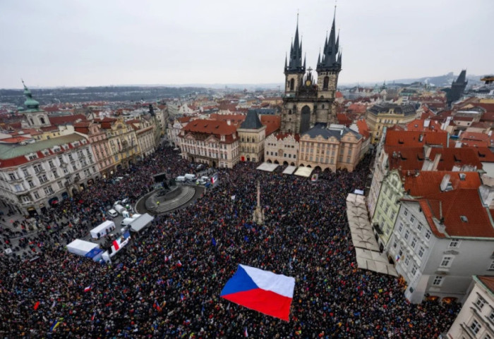 Mosmarrëveshje me ministrin e jashtëm, çekët në protestë për presidentin Pavel