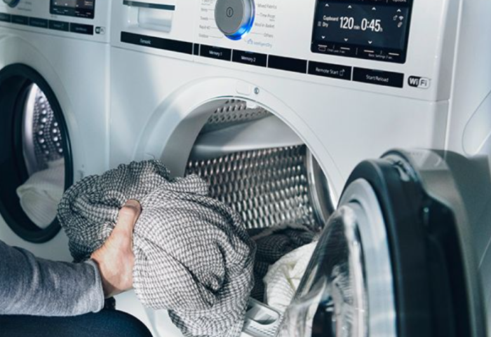 Mos i lani kurrë rrobat në lavatriçe në 30 ose 40 gradë, ekspertët paralajmërojnë rrezikun
