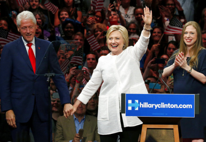 Bill dhe Hilary Clinton pranojnë të dëshmojnë për dosjen Epstein