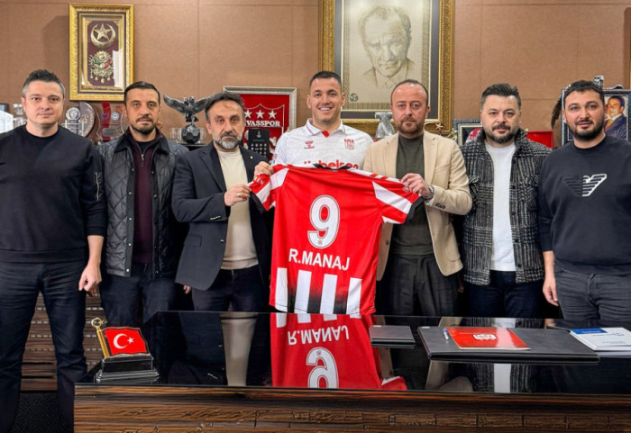 Rey Manaj i jep fund dilemave, firmos kontratën e re afatgjatë