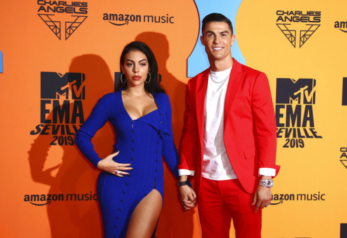 Merr 488 mijë paundë në ditë! Pse Ronaldo nisi protestën në Arabinë Saudite?