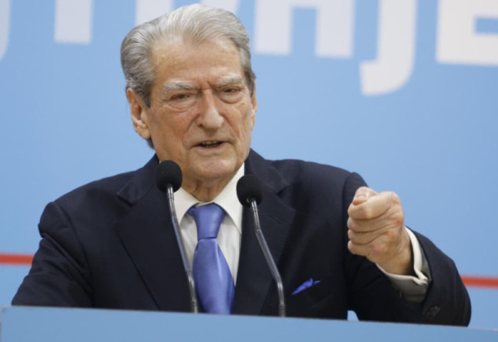 PD “ngulet” në shesh? Berisha zbulon strategjinë e protestës së 10 shkurtit