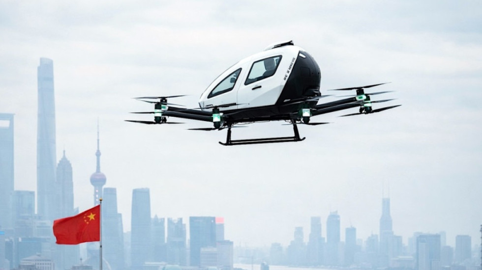 Kina nis zyrtarisht epokën e taksive fluturuese