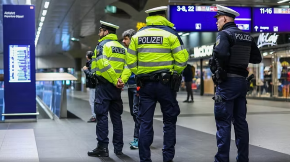 Gjermani, 26-vjeçari pa biletë vret kontrollorin e trenit