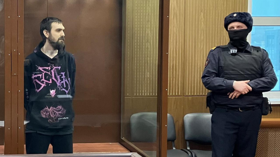 Humor me luftën në Ukrainë, komediani rus dënohet me afro gjashtë vjet burg