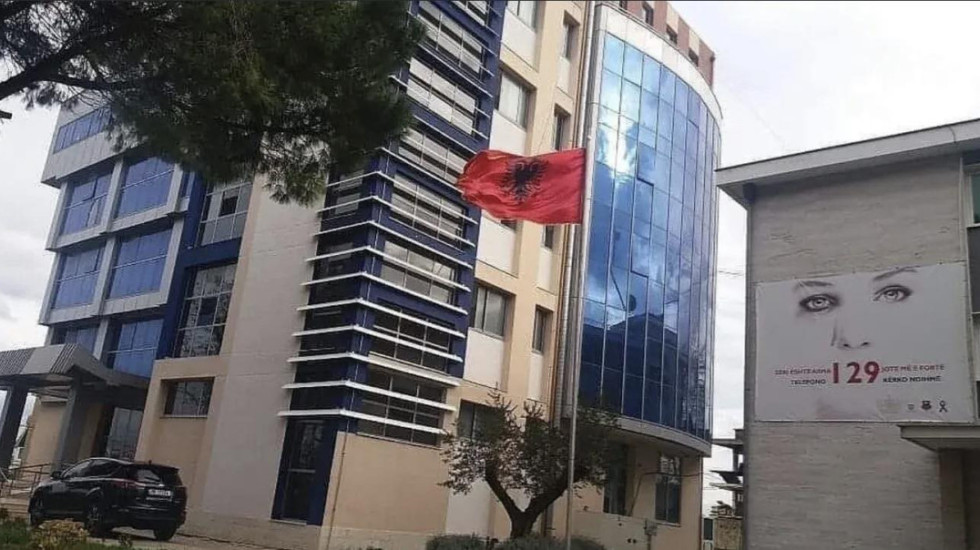 Krim në familje në Fier, xhaxhai sulmon me thikë nipin