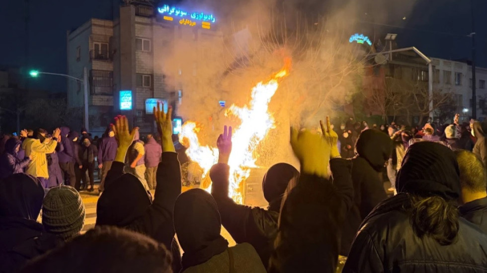 “Shënjestronin organe jetike të trupit”, forcat e sigurisë në Iran përdorën shotgun kundër protestuesve