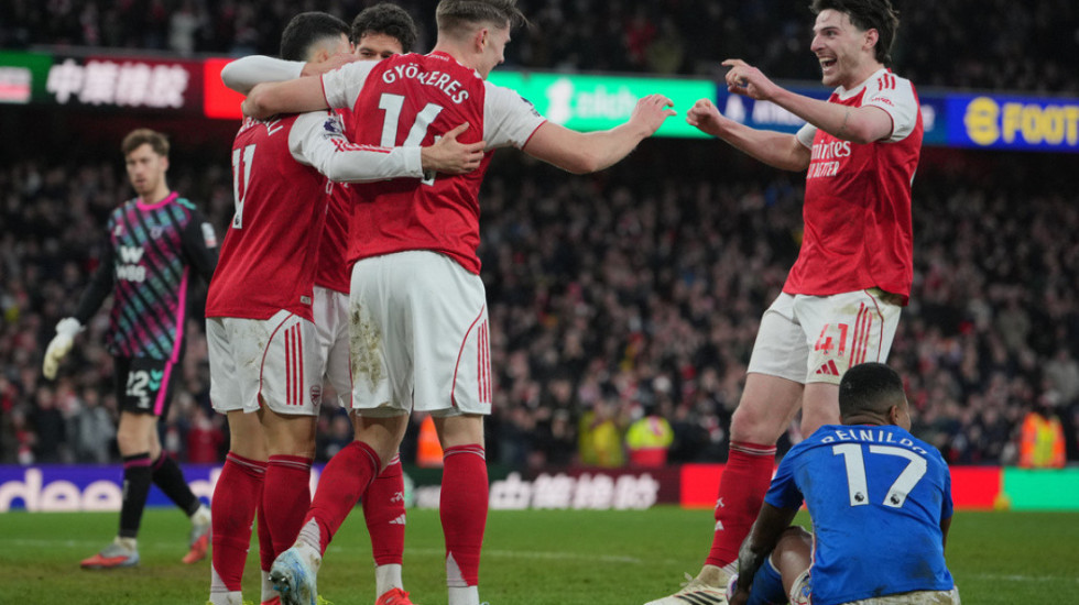 Arsenali marshon drejt titullit, mposht bindshëm Sunderlandin dhe shkëputet në krye