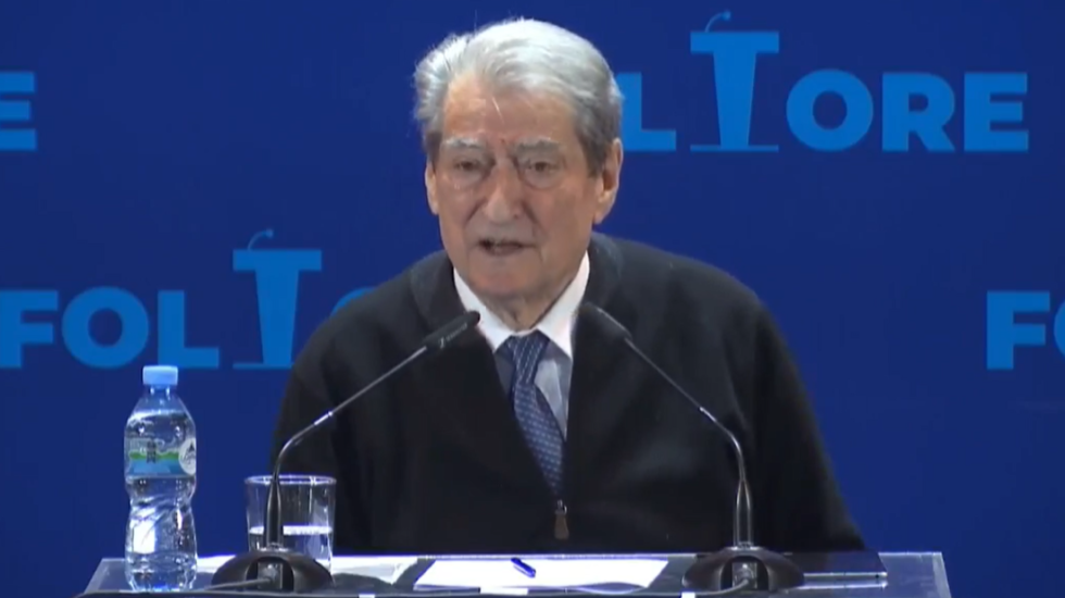 Berisha nga Kamza: Daniel Shima kishte bërë sipërmarrëse nënën që ishte rrobaqepëse