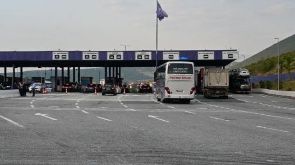 Tentuan të trafikonin armë dhe automjet të vjedhur, arrestohen dy shtetas në Morinë