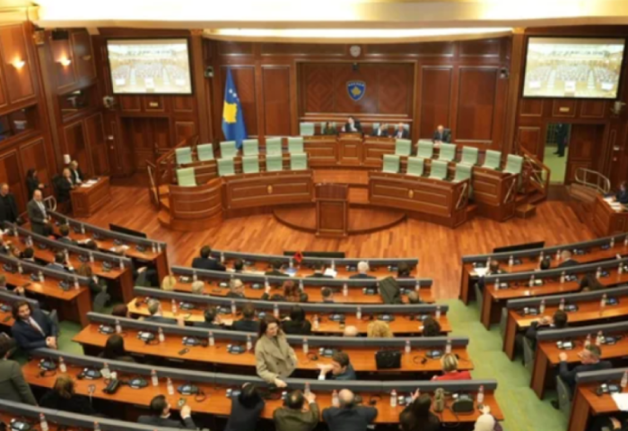 Vjosa Osmani thërret seancën konstituive të Kuvendit, çfarë pritet?