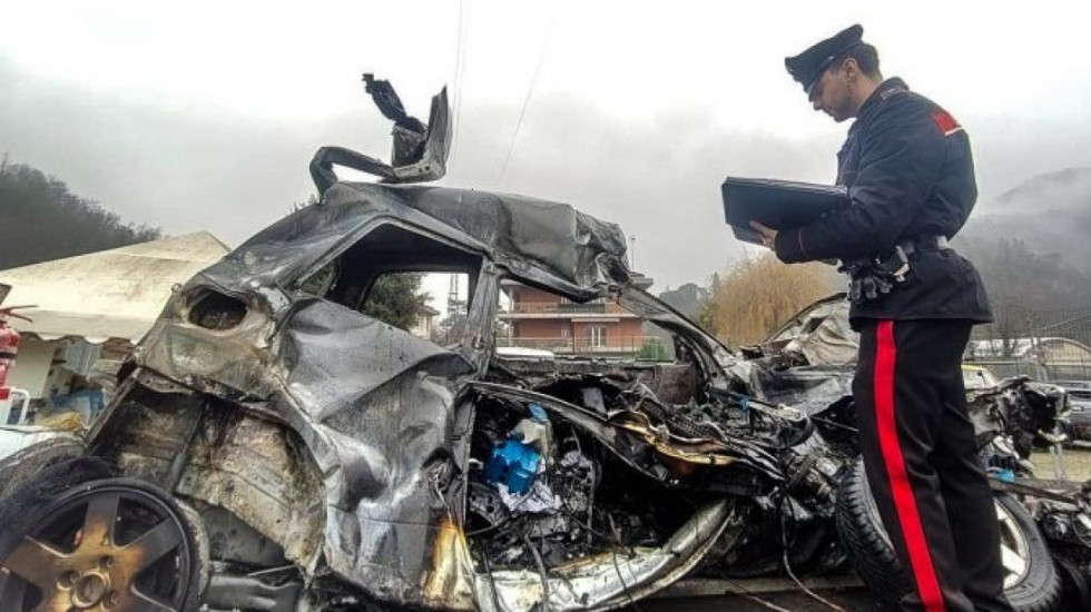 Aksident fatal në Itali, 33-vjeçari shqiptar digjet brenda automjetit që shpërtheu në flakë