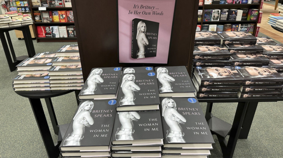 Britney Spears shet të drejtat për të gjithë katalogun muzikor