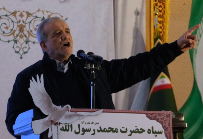 Presidenti iranian: Kërcënimet vetëm e forcojnë unitetin tonë