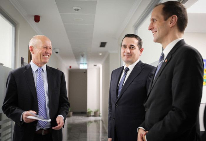 Nga Begaj tek kreu i SPAK dhe GJKKO, zyrtari i lartë amerian lë porositë e Trump në Tiranë