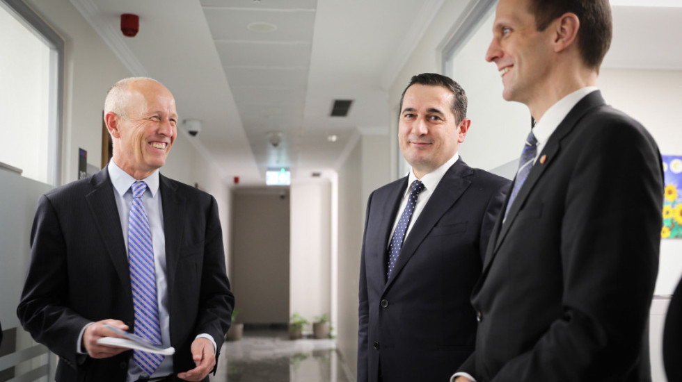 Nga Begaj tek kreu i SPAK dhe GJKKO, zyrtari i lartë amerian lë porositë e Trump në Tiranë