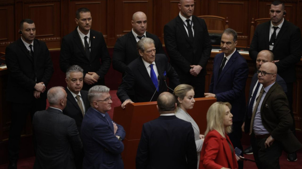 E enjtja e tensioneve parlamentare, votimi për Ballukun dhe protesta e opozitës