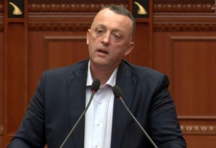 "Grupi i zjarrit, shpikje", ish-gardisti Agron Malaj, flet për herë të parë për '21 Janarin'