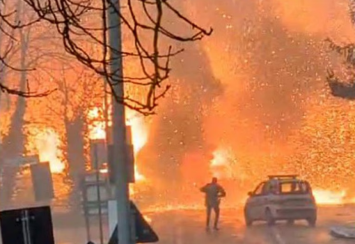Shpërthen kamioni me bombola oksigjeni, plagosen dy nëna me fëmijët e tyre