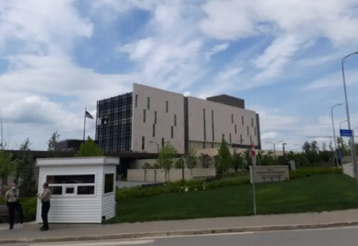 Ambasada e SHBA në Prishtinë përshëndet qeverinë e re: Të çojmë para prioritetet