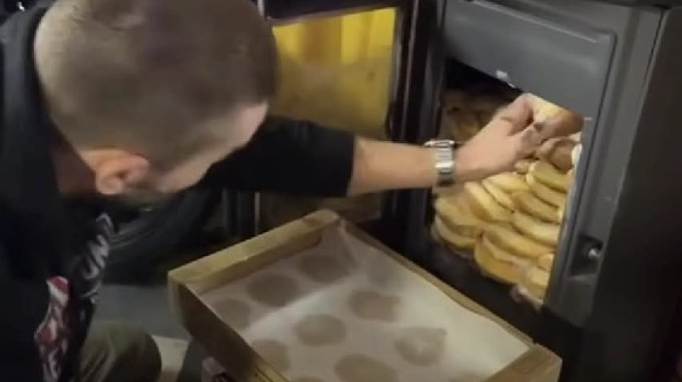 Druri për ngrohje kushton shumë, në Poloni e gjejnë zgjidhjen te petullat e marketit me ofertë