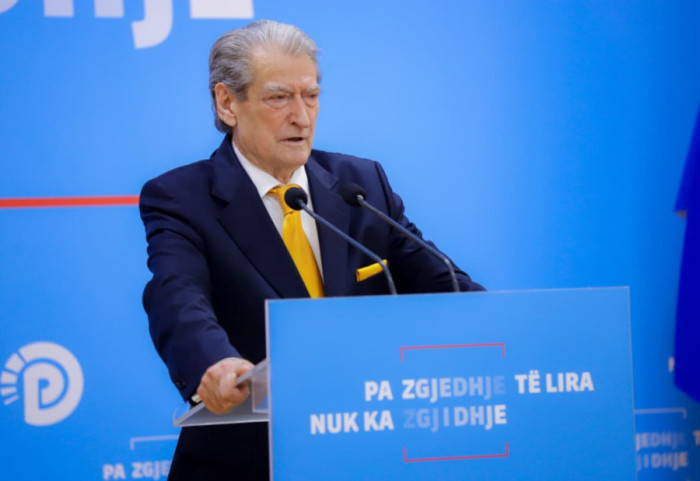 Berisha sulmon Ramën për vizitën në Kosovë: Akt hipokrizie dhe pazare të turpshme në dëm të Prishtinës