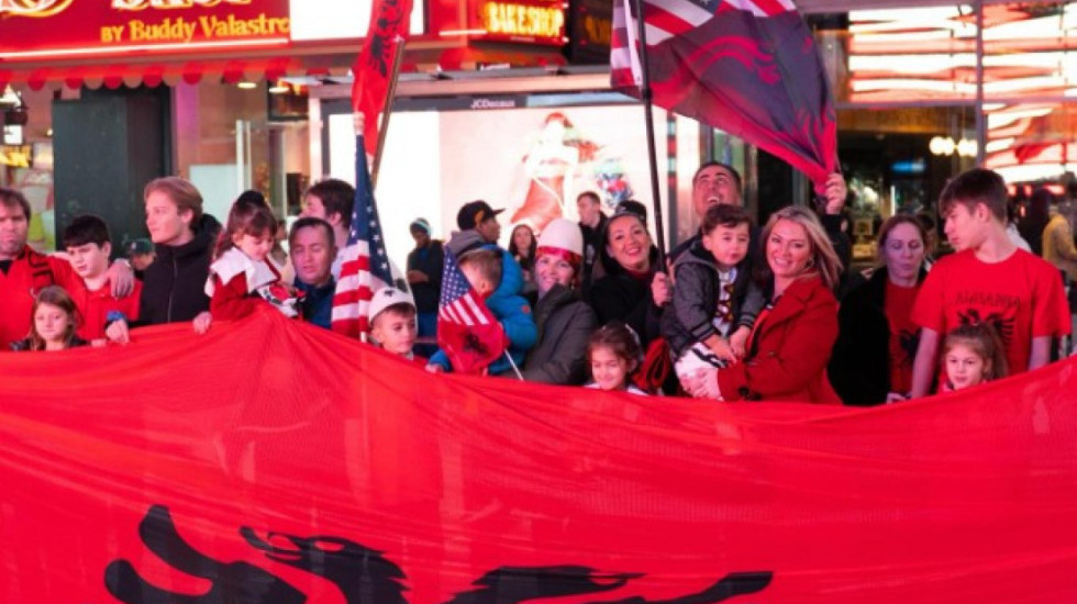 Gjysma e shqiptarëve jashtë vendit! Zbulohen shifrat, sa e madhe është Diaspora shqiptare?