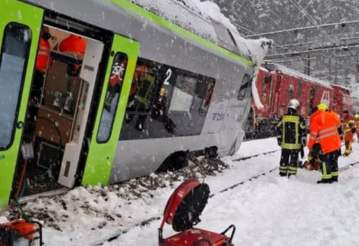 Orteku nxjerr trenin nga shinat në Zvicër, ka të lënduar