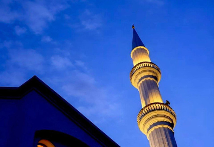 “Agjërim të lehtë dhe të pranuar”, kryeministri Edi Rama uron besimtarët për fillimin e muajit të Ramazanit