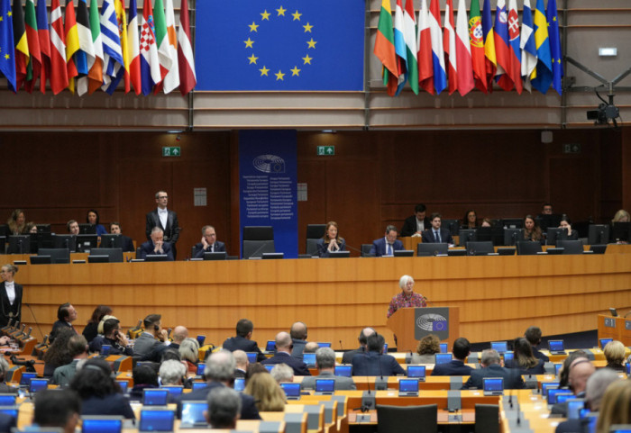 Brukseli kërkon reformë zgjedhore gjithëpërfshirëse, draft-raporti i PE për Shqipërinë: Korrupsioni shqetësim serioz