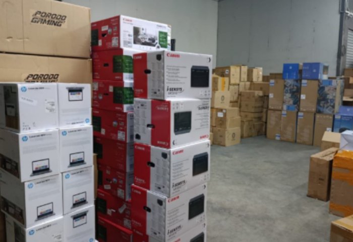 Frigoriferë, TV dhe soba të falsifikuara, sekuestrohen 3000 pajisje elektronike