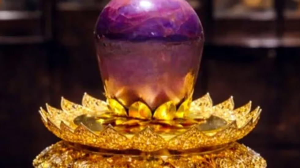 Safiri më i madh në botë del në shitje, nuk do ta besoni sa shumë kushton