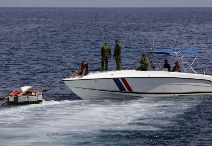 Tensione SHBA- Kubë? Rojet kufitare qëllojnë mbi motoskafin