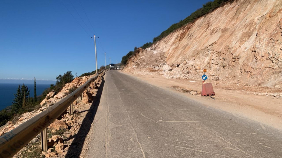 Aksi Librazhd- Pogradec, ARRSH nis ndërhyrjen emergjente. Punime dhe në Llogara