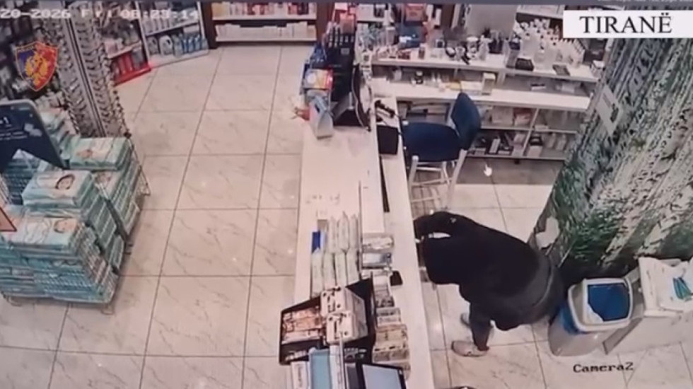 Në pranga "skifterja" e Tiranës, vidhte para në markete