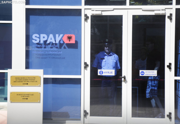 Kërkohen 133 vite burg për 17 persona, akuzohen se kultivuan 1.8 tonë kanabis