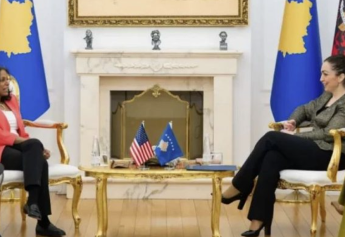 Zhvillimet e fundit në Kosovë, e ngarkuara me punë e SHBA i shkon në zyrë Osmanit