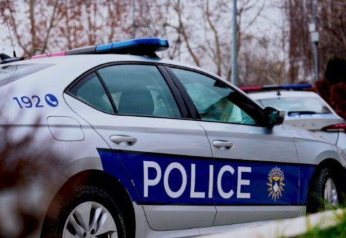 Afganët përleshen me thika në mes të Prishtinës, dy të plagosur