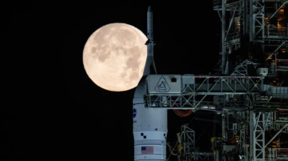 NASA ndryshon planet për uljen në Hënë