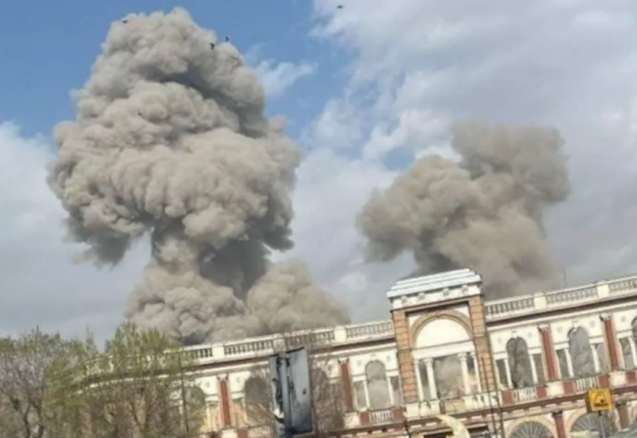 Izraeli dhe SHBA sulmojnë Iranin