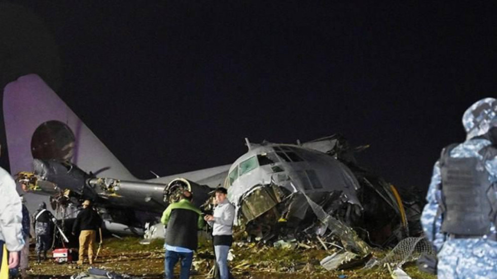 Rrëzohet një aeroplan ushtarak kolumbian, 66 të vrarë