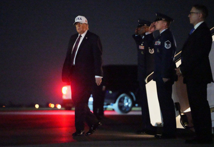 Trump ndjek operacionin kundër Iranit nga Mar-A-Lago, telefonon Netanjahun, OKB mblidhet me urgjencë