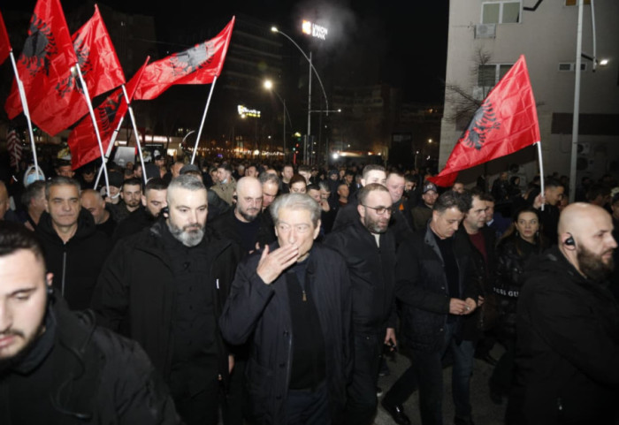 Fundjava e zjarrtë e politikës, PS mbledh Asamblenë të shtunën, PD proteston të dielën