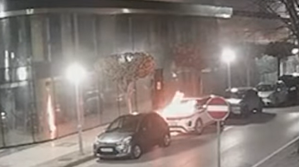 Në pranga autori i dyshuar, në kërkim porositësi i djegies së dy makinave në Pogradec