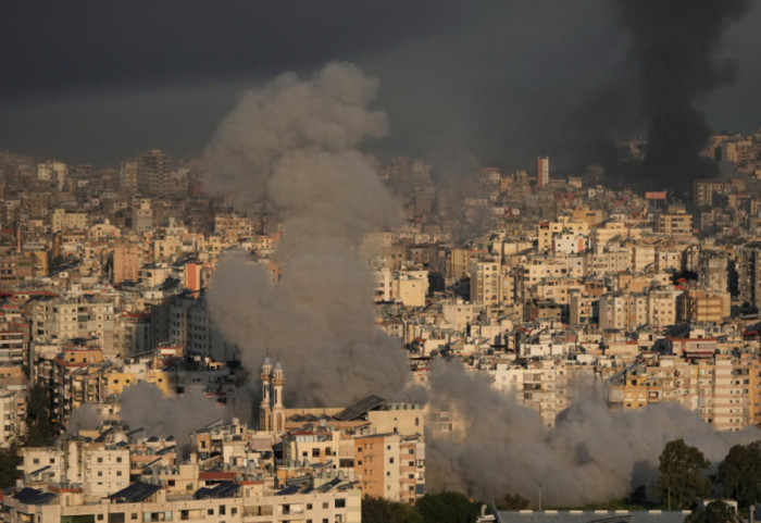Izraeli godet Teheranin dhe Bejrutin, dronë mbi ambasadën e SHBA në Riad